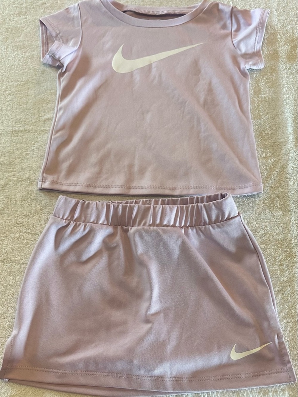 Nike Girls' Two-Piece Athletic Set - Light Lavender with White Swoosh - 24M